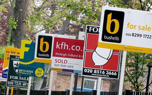 House prices drop by £6,000 in November as sellers struggle