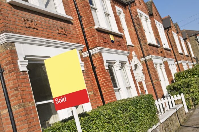 Annual UK house prices fall for the first time since 2012