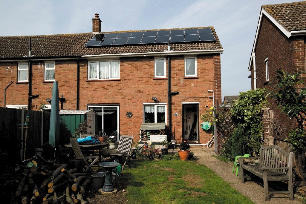 Govt to make solar panels compulsory on new builds by 2027